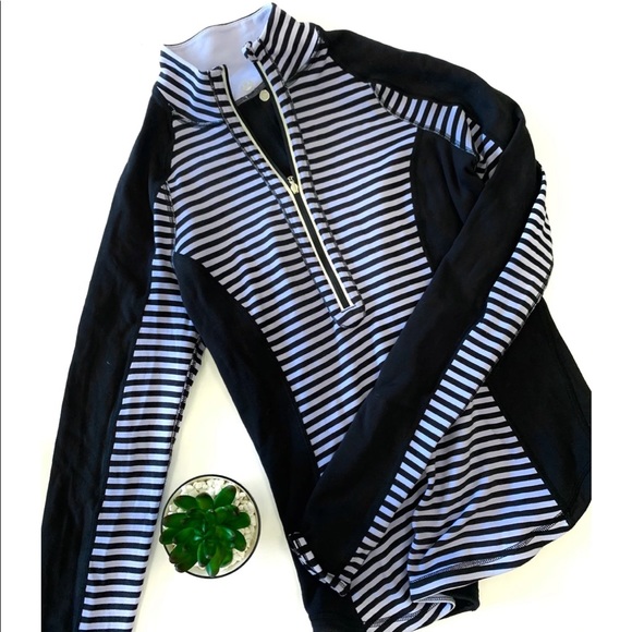 lululemon athletica Tops - Lululemon Run: U-Turn Pullover *Reversible